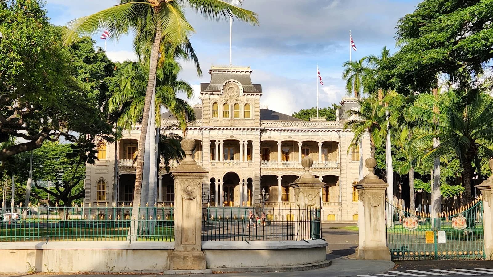 Iolani Palace, America’s only royal palace and centerpiece of Hawaiian monarchy history visited on Essential History Expeditions’ Pearl Harbor and Hawaii culture tour.