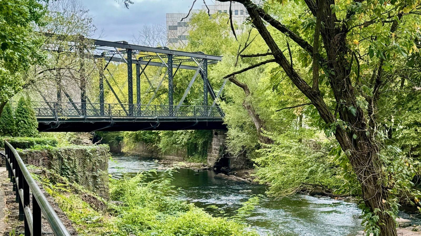 Assunpink Creek in Trenton, New Jersey, where American troops defended against a British attack during the Second Battle of Trenton on January 2, 1777. Part of Washington’s brilliant “Ten Crucial Days” campaign featured on our American Revolution in the North at 250 tour.